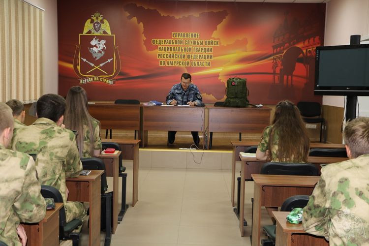 «В профильном кадетском классе Росгвардии прошли первые занятия»