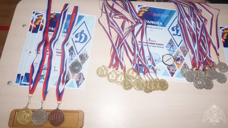 Военно-спортивную эстафету для школьников, посвященную Дню Героев Отечества организовали сотрудники Росгвардии