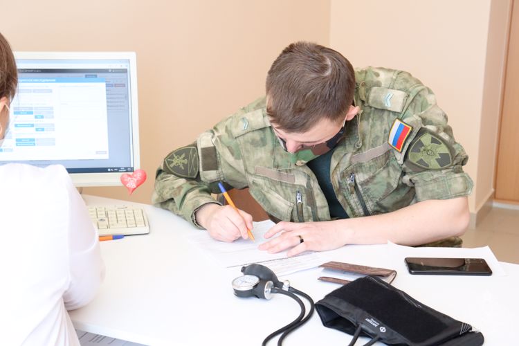 В Благовещенске военнослужащие Росгвардии стали донорами крови