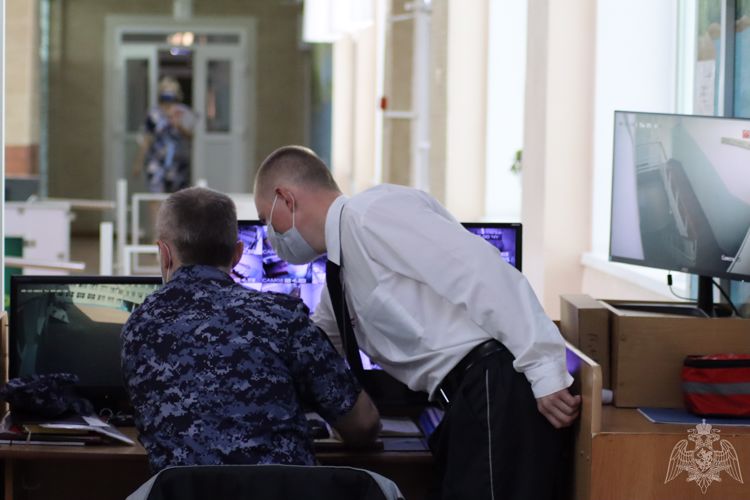 Сотрудники Росгвардии принимают участие в составе комиссии по приёмке Благовещенских образовательных учреждений к новому учебному году