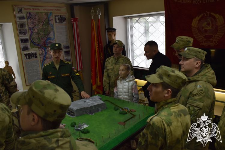 Военнослужащие с членами семей посетили военно-исторический комплекс