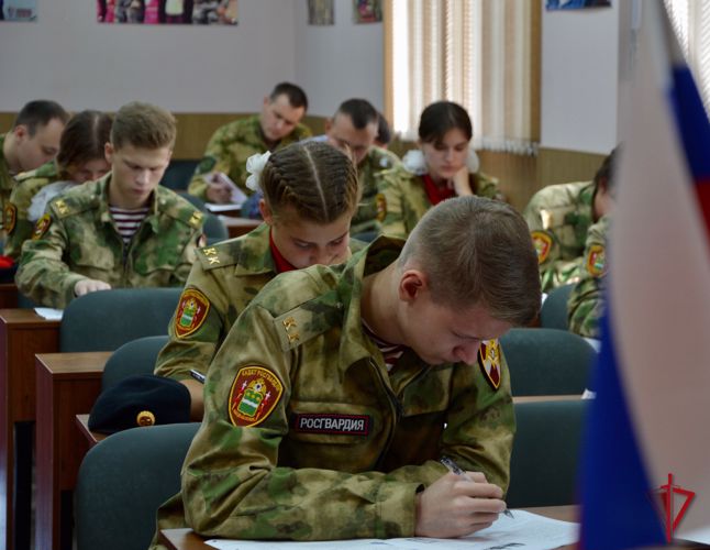 В Благовещенске Росгвардейцы написали «Диктант  Победы»