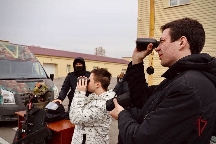 День открытых дверей провели спецназовцы Росгвардии для детей города Благовещенска