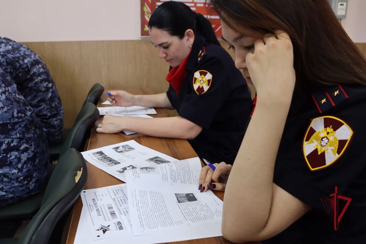 В Благовещенске росгвардейцы написали «Диктант Победы»