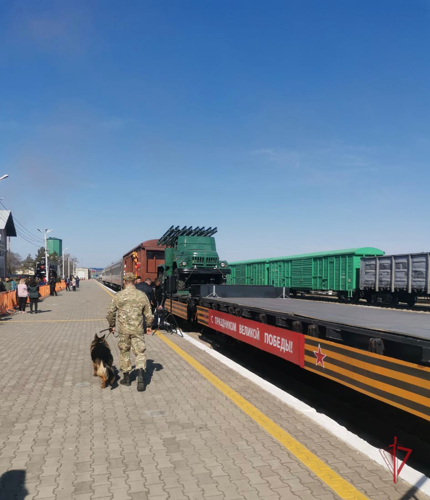 Сотрудники Росгвардии обеспечили безопасность встречи ретропоезда «Победа» в Благовещенске