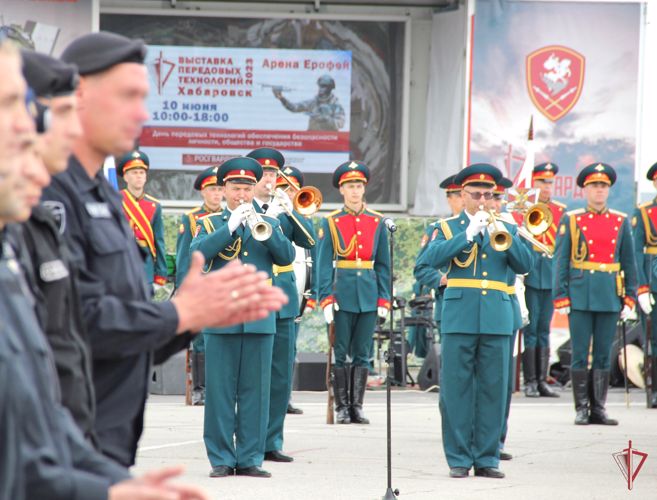 Росгвардейцы из Амурской области приняли участие в выставке передовых технологий в сфере безопасности