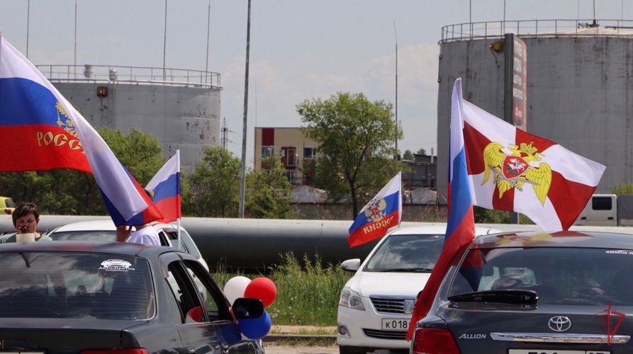 В День России сотрудники Росгвардии приняли участие в общегородских мероприятиях
