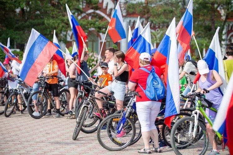 В День России сотрудники Росгвардии приняли участие в общегородских мероприятиях