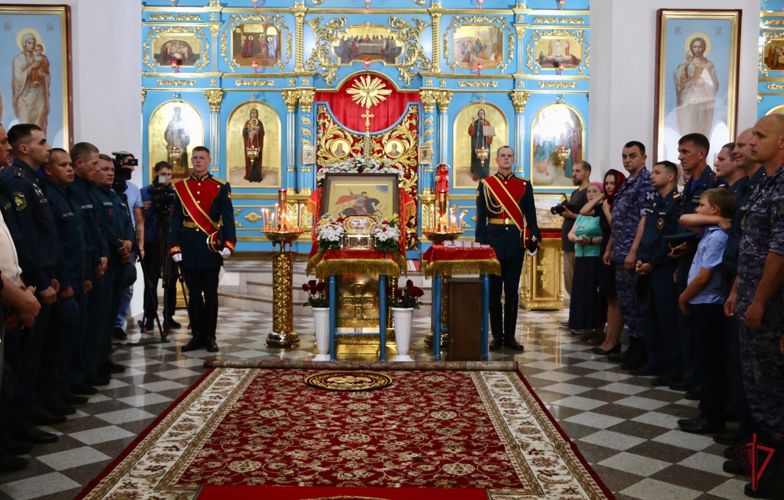 Сотрудники и военнослужащие Управления Росгвардии по Амурской области приняли участие во Всероссийском молебне о Победе