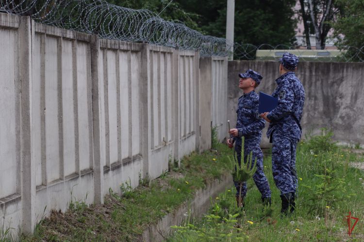 В первом полугодии сотрудники Росгвардии выявили более 20 нарушений обязательных требований по обеспечению безопасности объектов ТЭК
