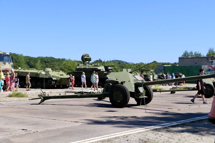 Управление Росгвардии по Амурской области приняло участие в патриотической акции «День Государственного флага Российской Федерации» 