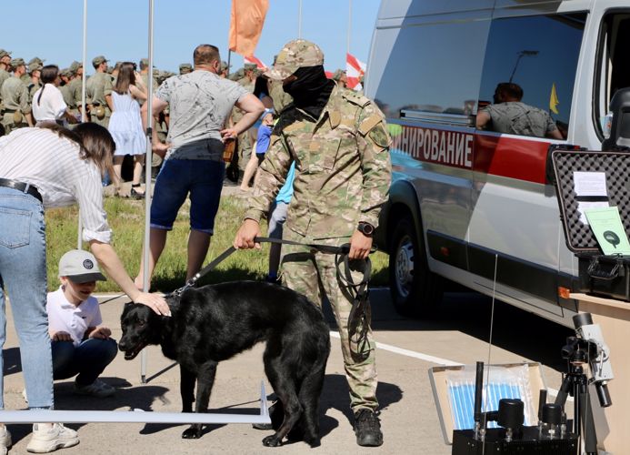 Управление Росгвардии по Амурской области приняло участие в патриотической акции «День Государственного флага Российской Федерации» 