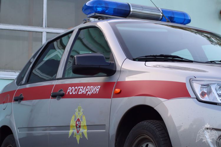 Сотрудники вневедомственной охраны Росгвардии задержали мужчину,  при котором находились наркотические вещества