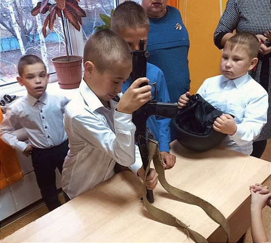 Накануне профессионального праздника сотрудники вневедомственной охраны Росгвардии провели встречи со школьниками и студентами общеобразовательных учреждений региона