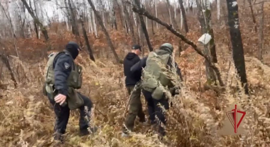 В Благовещенске правоохранители задержали гражданина, ранившего из огнестрельного оружия жителя с.Новотроицкого