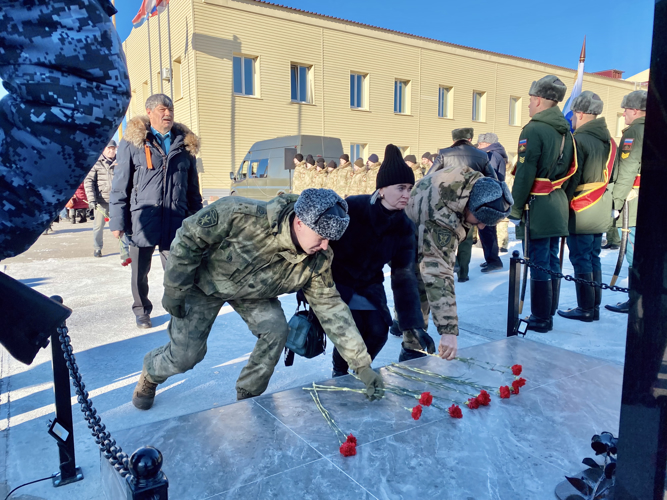 В Амурской области увековечили память сотрудников, погибших при исполнении служебного долга