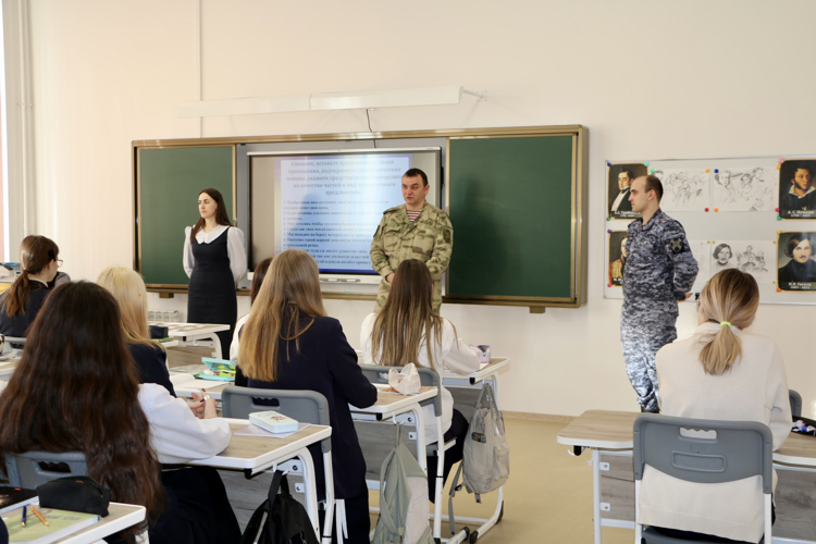 В рамках ведомственной акции «На службу в Росгвардию» стартовали профориентационные встречи