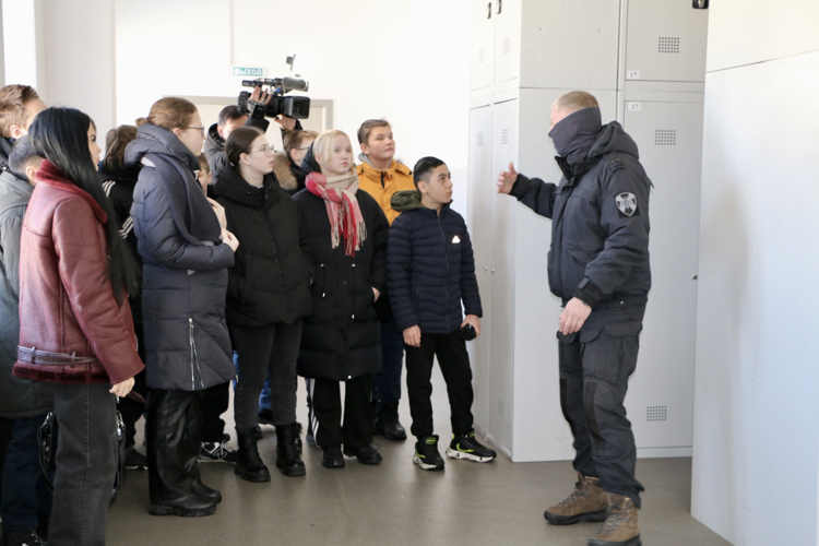 Сотрудники отряда мобильного особого назначения «Уран» провели экскурсию для благовещенских детей