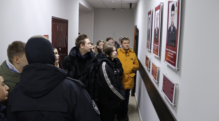 Сотрудники отряда мобильного особого назначения «Уран» провели экскурсию для благовещенских детей