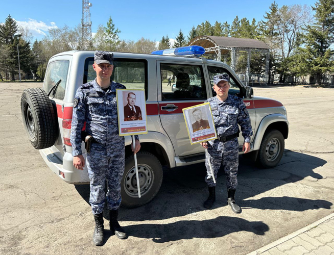 К акции "Бессмертный автополк" присоединились росгвардейцы в Амурской области
