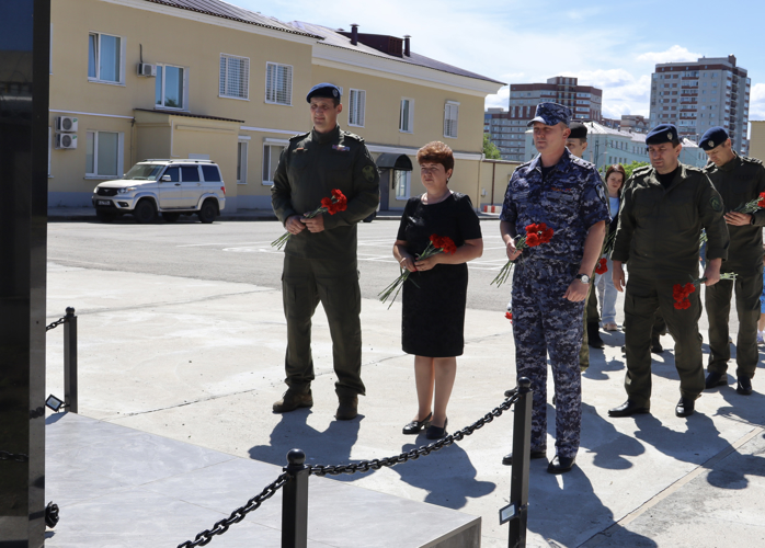 Сотрудники Росгвардии почтили память майора милиции Алексея Кононова