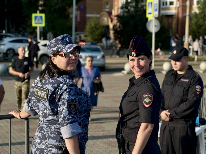 В Благовещенске сотрудники Росгвардии обеспечили правопорядок при проведении российско-китайского фестиваля «Берега вкуса»
