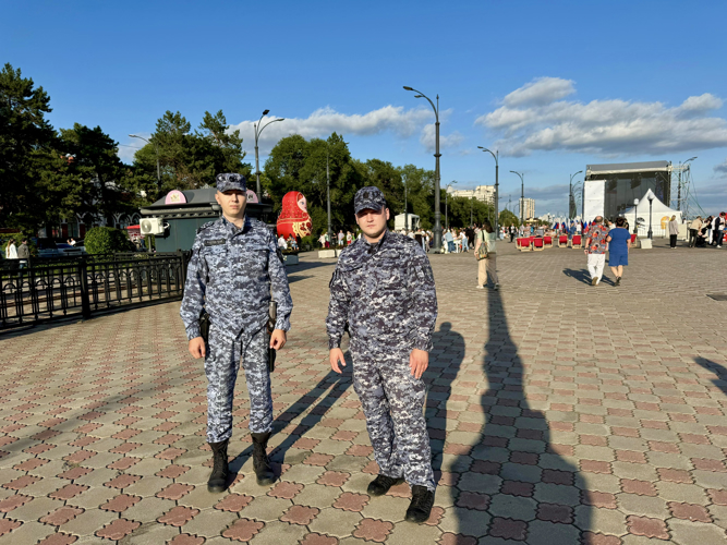 В Благовещенске сотрудники Росгвардии обеспечили правопорядок при проведении российско-китайского фестиваля «Берега вкуса»