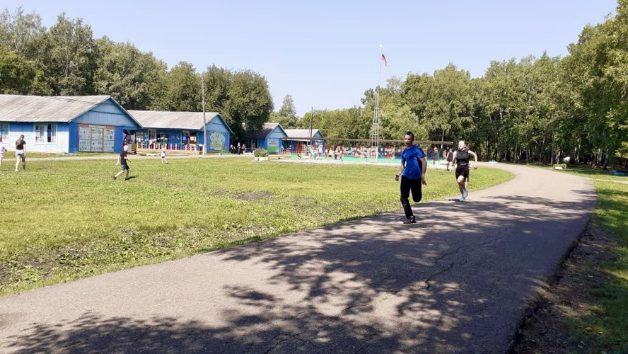 В преддверии Дня физкультурника сотрудники вневедомственной охраны  приняли участие в организации проведения «Олимпийских игр» для детей из оздоровительного лагеря «Прометей»