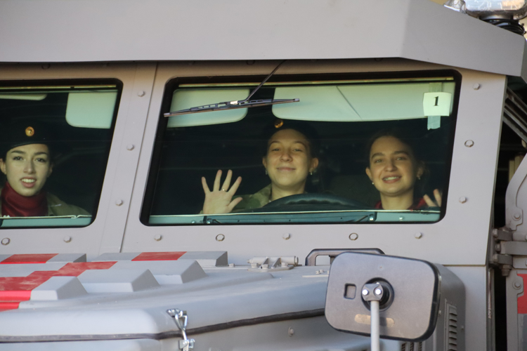 Сотрудники ОМОН Уран рассказали о своей службе благовещенским школьникам