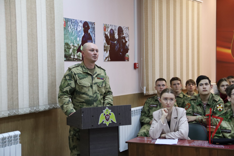 В Управлении Росгвардии по Амурской области состоялся телемост между учащимися Благовещенска и Луганской народной республики