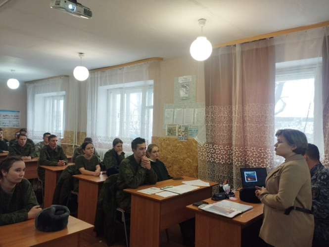 В Тамбовском муниципальном округе сотрудники вневедомственной охраны провели патриотическое мероприятие