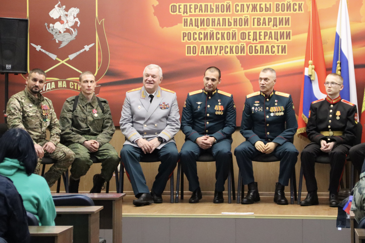 Экипаж легендарного танка "Алёша" стал гостями росгвардейцев в Амурской области