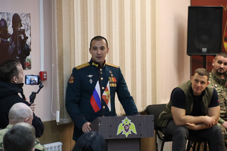 Экипаж легендарного танка "Алёша" стал гостями росгвардейцев в Амурской области