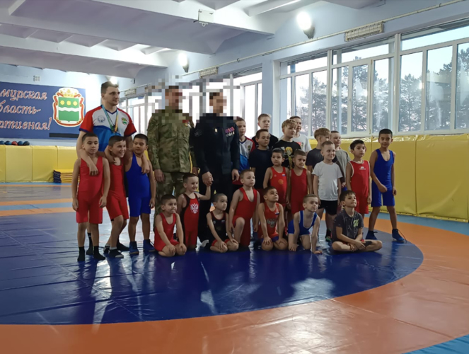 Бойцы спецназа поделились спортивным опытом с воспитанниками спортивных школ
