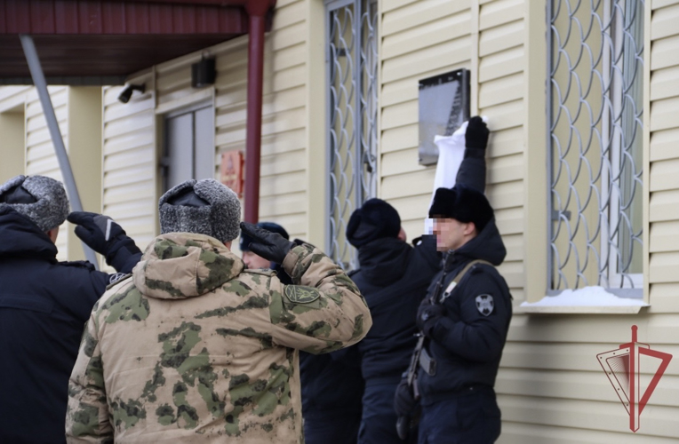 В память о  сотруднике Росгвардии установили мемориальную доску в Благовещенске 