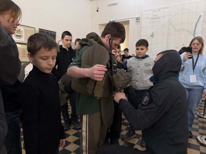 Юным благовещенцам рассказали о военных специальностях