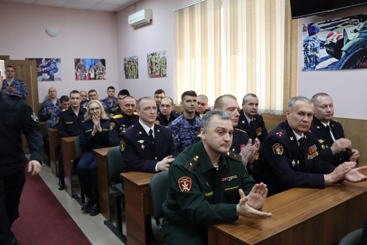 В День войск национальной гвардии Российской Федерации сотрудников и военнослужащих Росгвардии поздравили в Амурской области