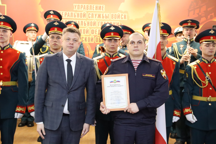 В День войск национальной гвардии Российской Федерации сотрудников и военнослужащих Росгвардии поздравили в Амурской области