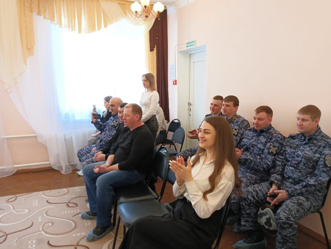 Сотрудники Зейского филиала вневедомственной охраны Росгвардии провели тематическое мероприятие «Знакомство с профессией» для воспитанников детского сада