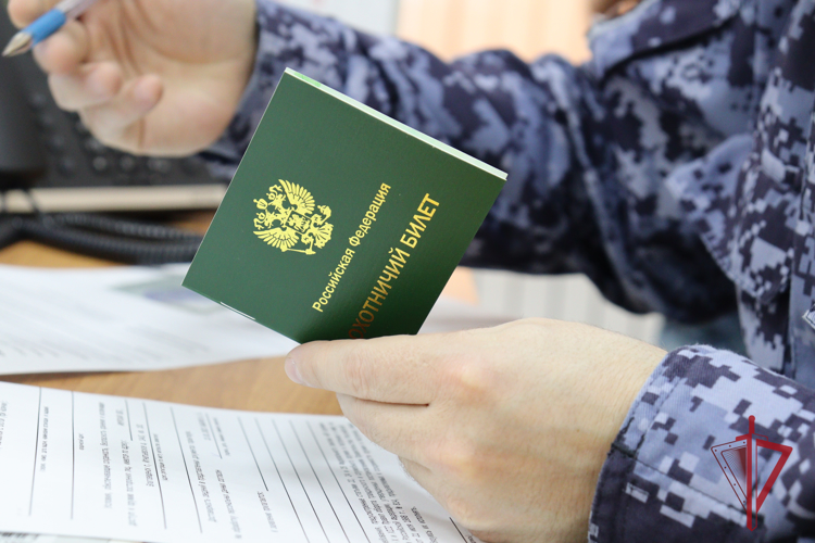 В связи с началом сезона охоты в Приамурье, Росгвардия напоминает об ответственности владельцев оружия