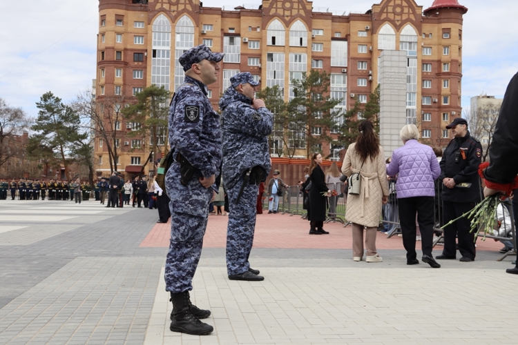 Сотрудники Росгвардии в Амурской области обеспечили безопасность во время проведения торжественных мероприятий