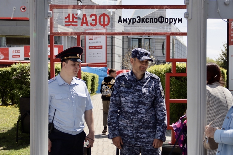 В Амурской области Росгвардия обеспечила безопасность проведения российско-китайского экономического форума АмурЭкспо - 2025