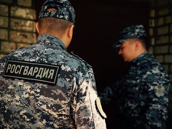 Сотрудники вневедомственной охраны Росгвардии оказали помощь двум несовершеннолетним детям