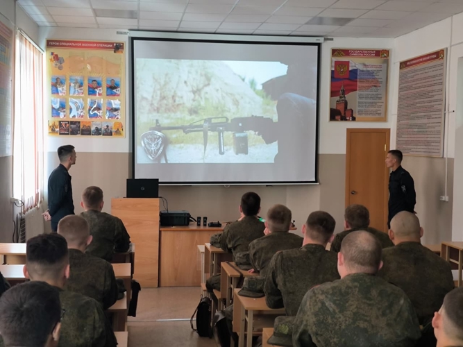 Сотрудники спецподразделений проводят занятия направленные на профилактику терроризма и экстремизма в молодежной среде