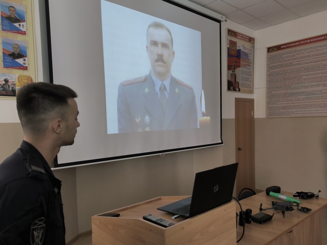 Сотрудники спецподразделений проводят занятия направленные на профилактику терроризма и экстремизма в молодежной среде