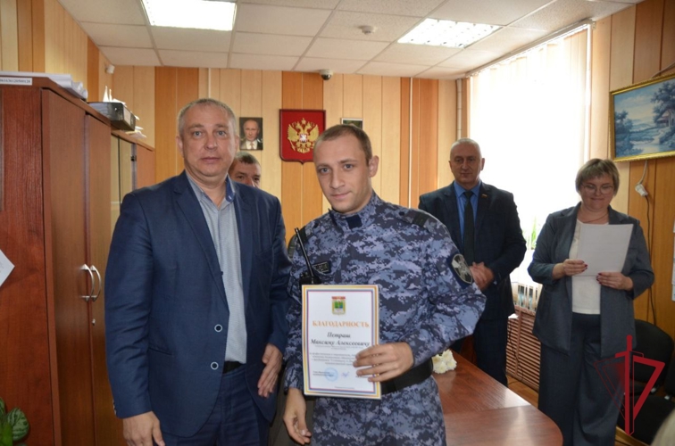 В Ивановке сотрудникам вневедомственной охраны Росгвардии вручили благодарственные письма