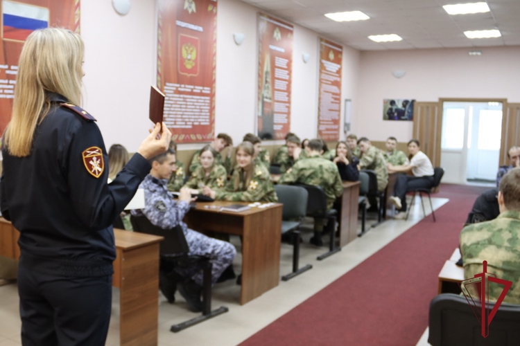 В День Конституции в Управлении Росгвардии по Амурской области прошла интеллектуальная игра-викторина