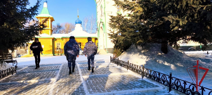 В Амурской области росгвардейцы обеспечили безопасность граждан во время торжественных богослужений