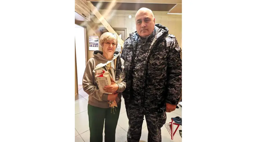 Сотрудники вневедомственной охраны поздравили  с наступающим праздников матерей и вдов сотрудников, погибших при исполнении служебного долга