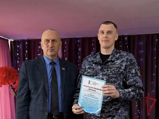 В районах Амурской области прошли торжественные мероприятия посвященные 10 - летию Росгвардии и 215 - летию войск правопорядка 